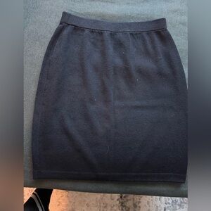 St. John small Classic Black Women's Skirt knit size small